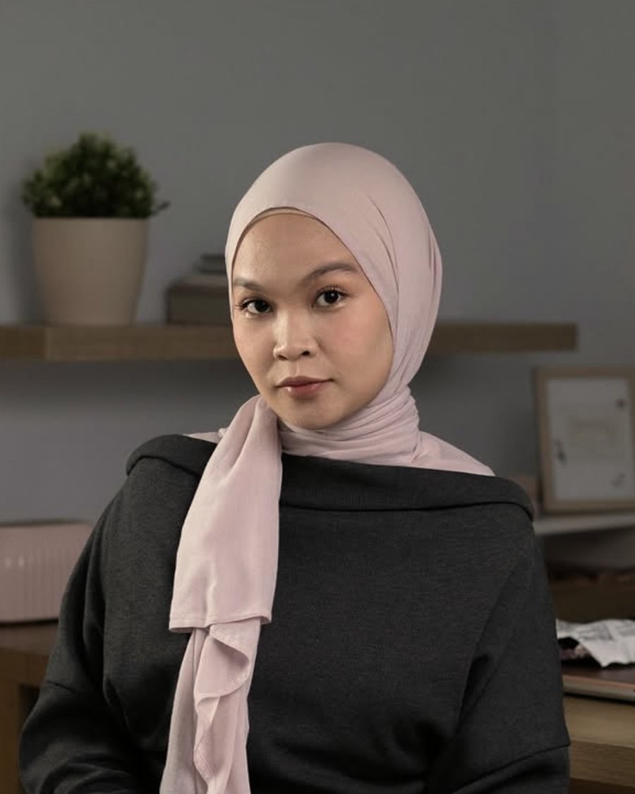 Like Aristi, Fashion Designer, Style Analyst, Founder BlajarFashion